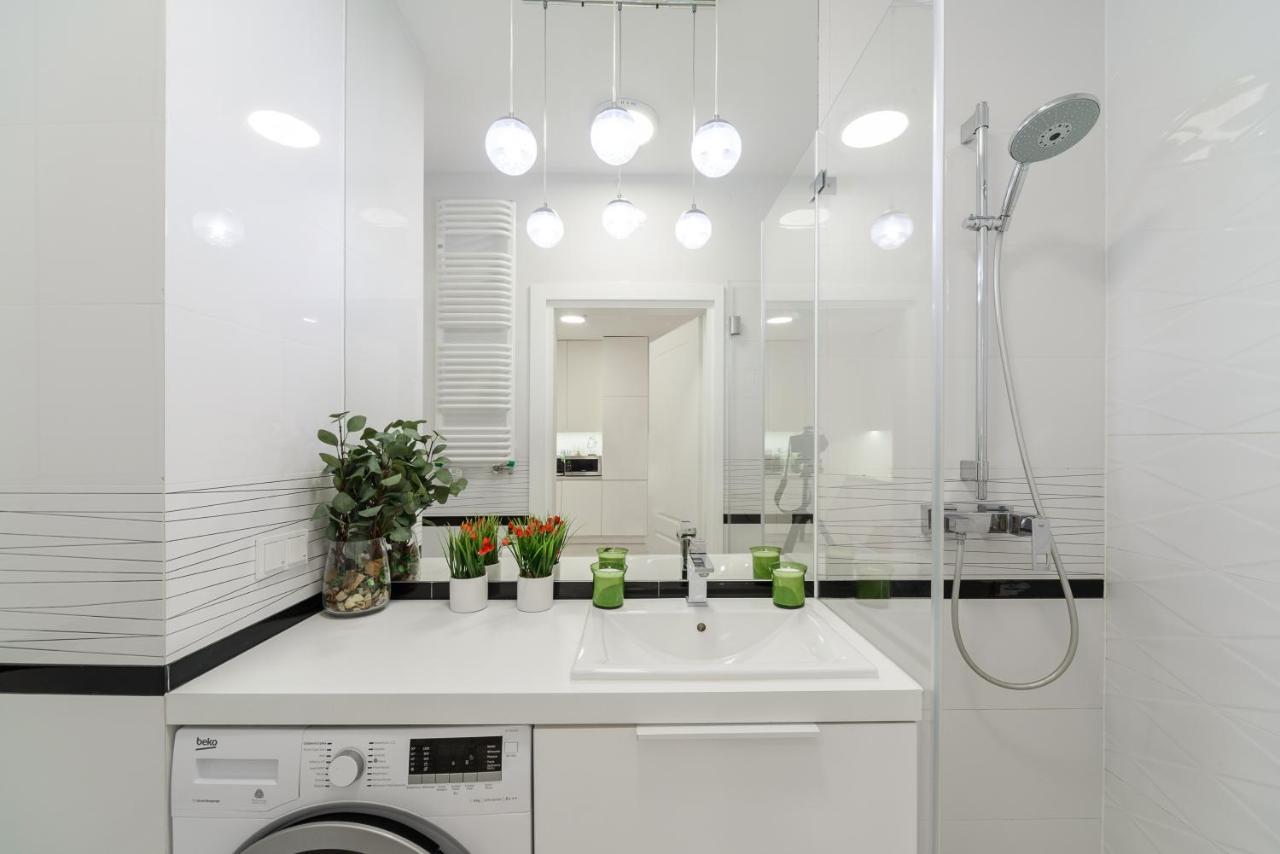 Luxury Apartment On Grzybowska Street Warsawa Bagian luar foto